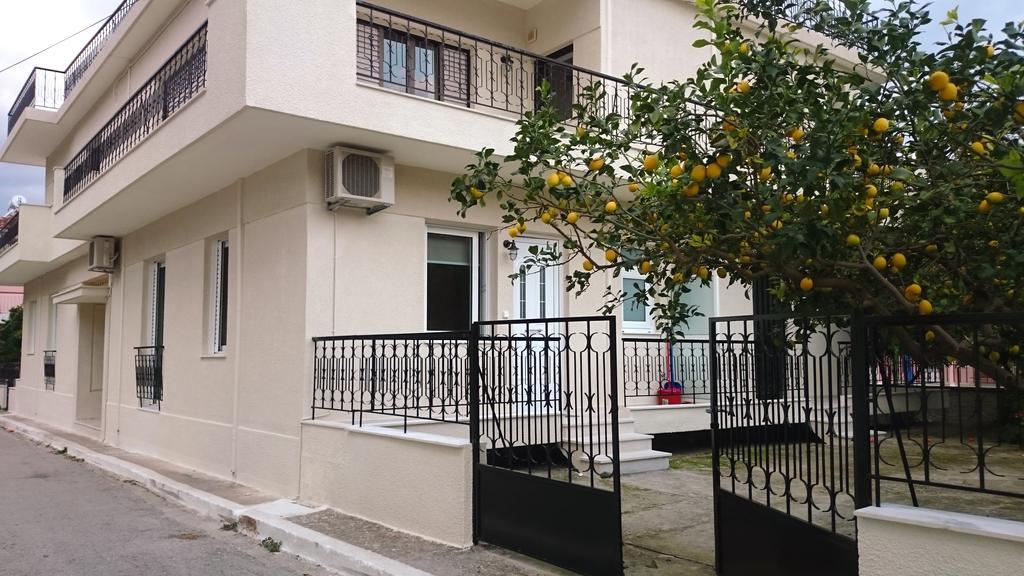 Eleni Apartment Sami  Bagian luar foto